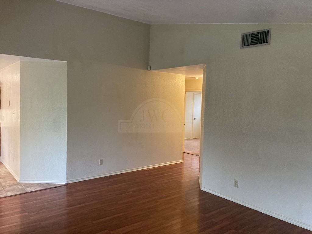 2006 Dickens Dr - Photo 3 of 20