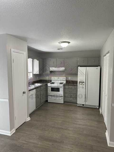 661 Village Green Dr Nw - Photo 4 of 11