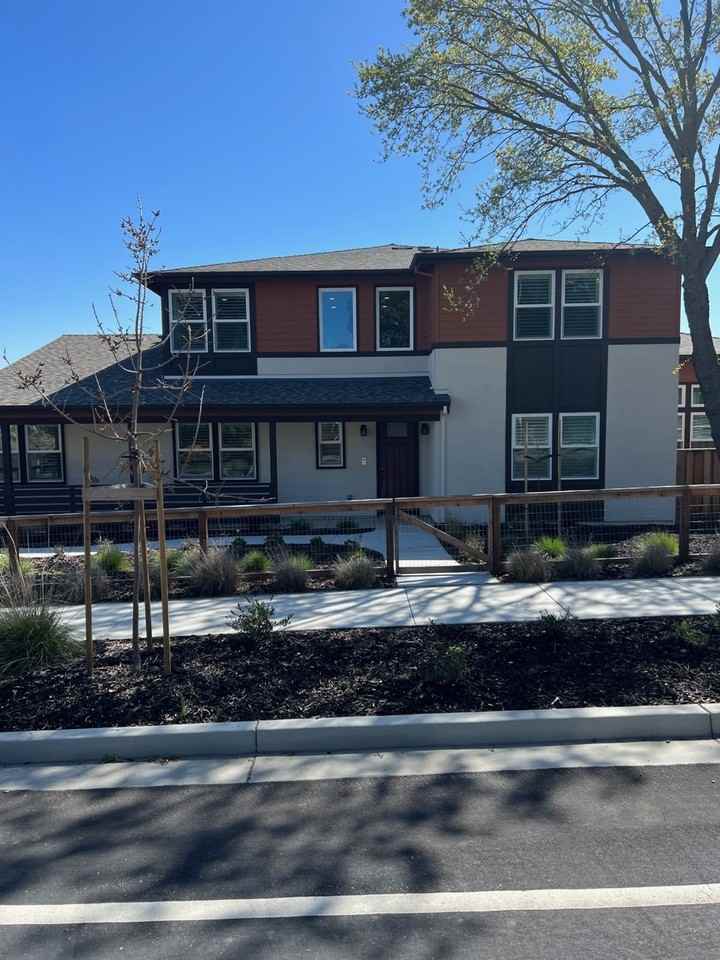 40 Molino Ct - Photo 2 of 16