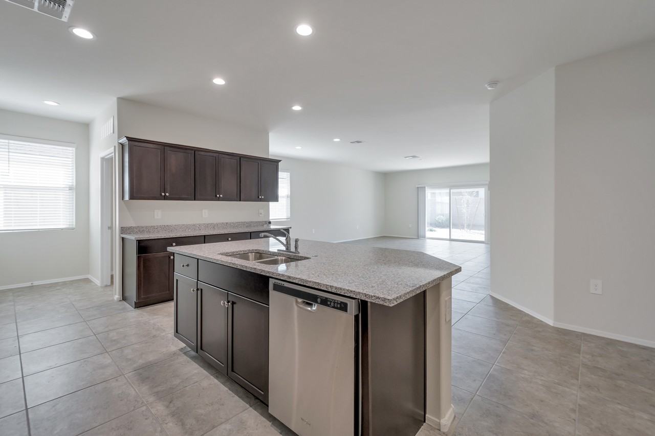 4655 W Basil Ave - Photo 2 of 15