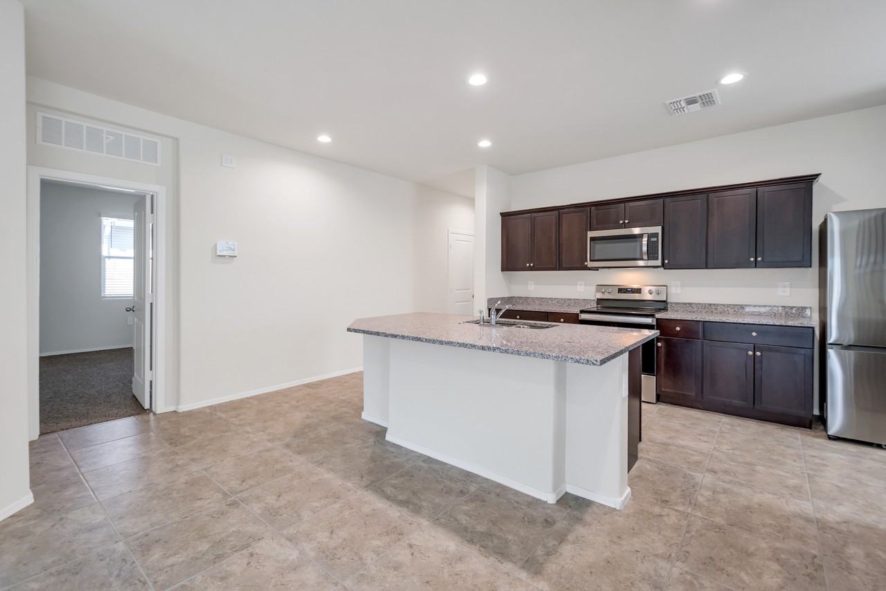 4655 W Basil Ave - Photo 4 of 15