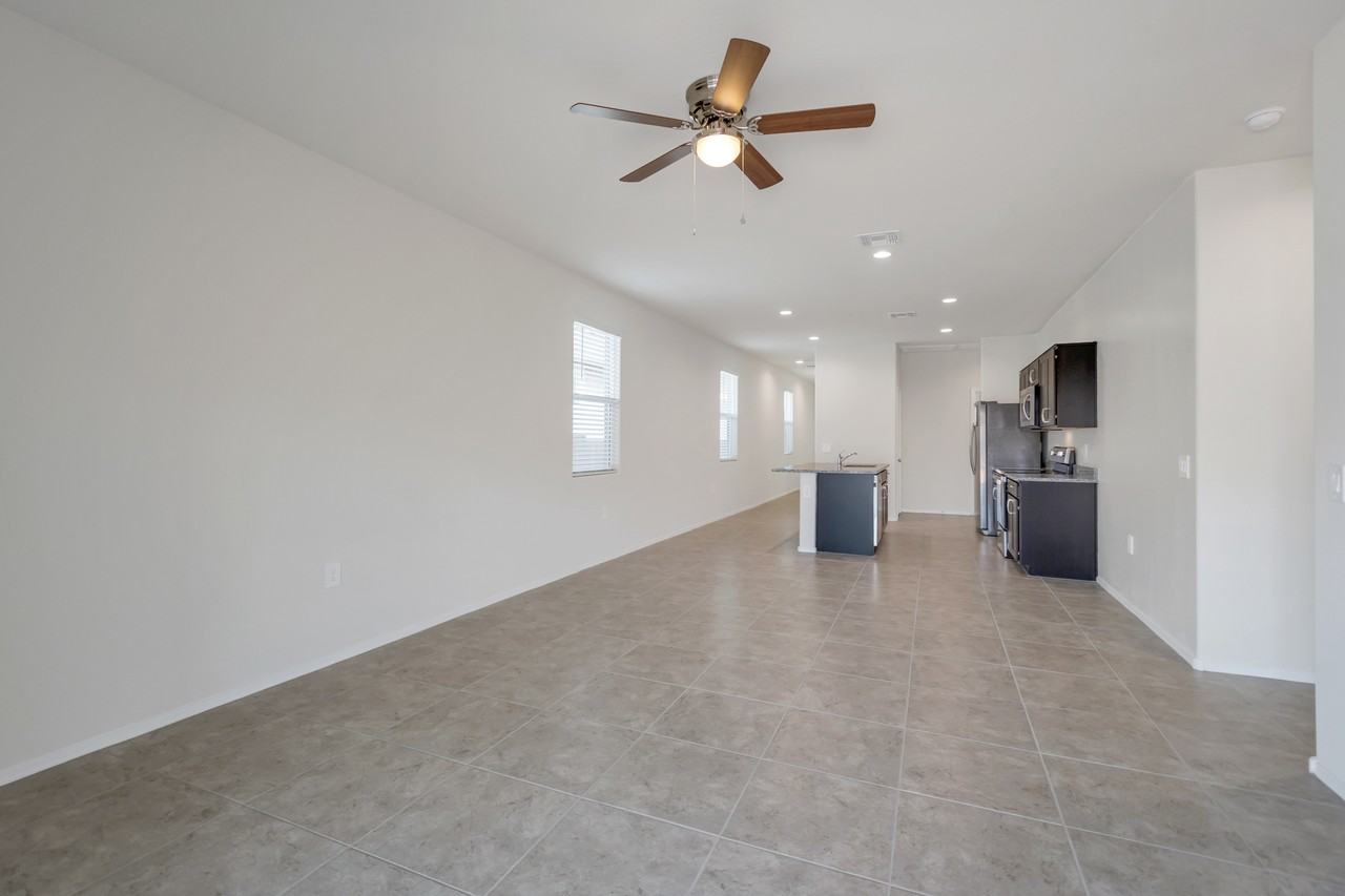 35408 W San Alvarez Ave - Photo 3 of 15