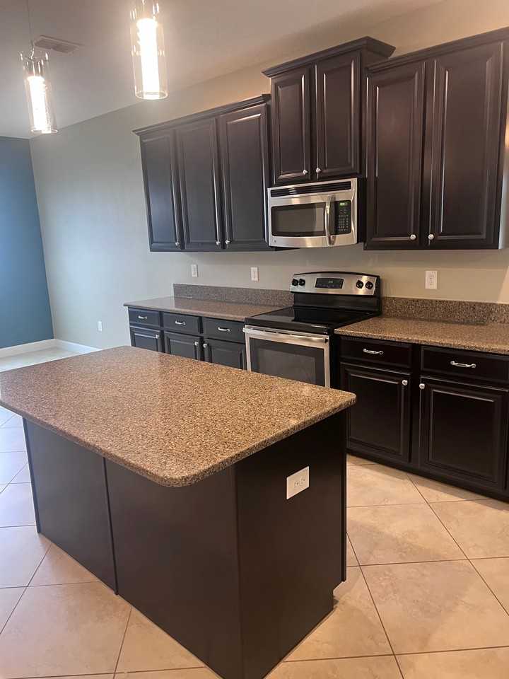 2502 Cumberland Cliff Dr - Photo 2 of 33
