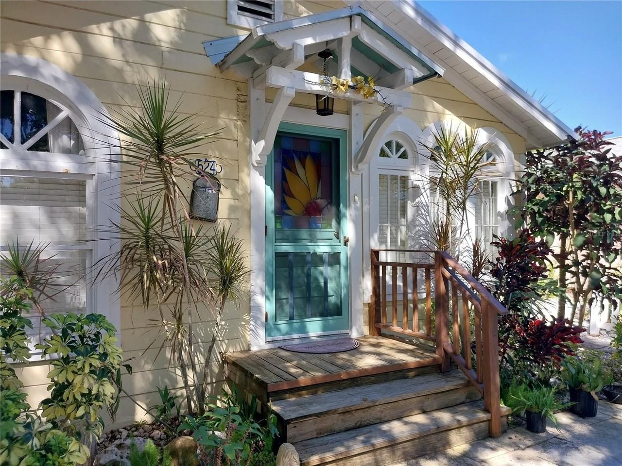 524 Columbia Ct - Photo 3 of 33