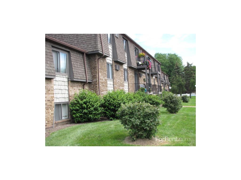 Three Pines Apartments - Photo 2 of 4