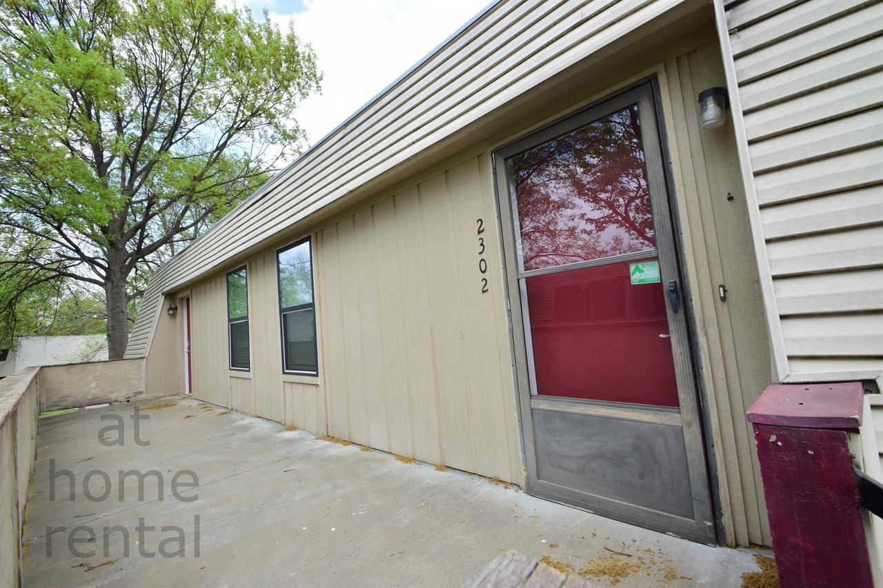 6601 S Zunis Ave #1 - Photo 2 of 19