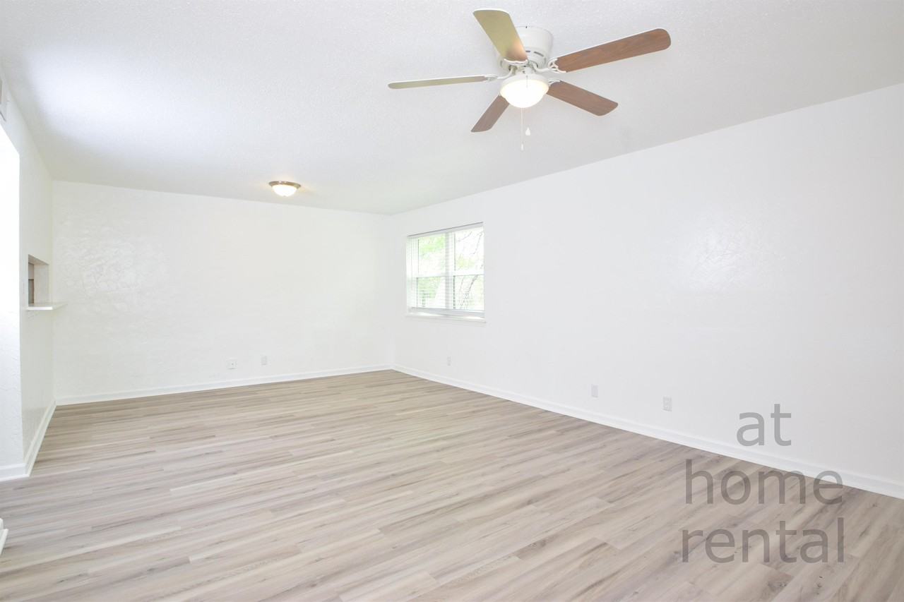 6601 S Zunis Ave #1 - Photo 3 of 19