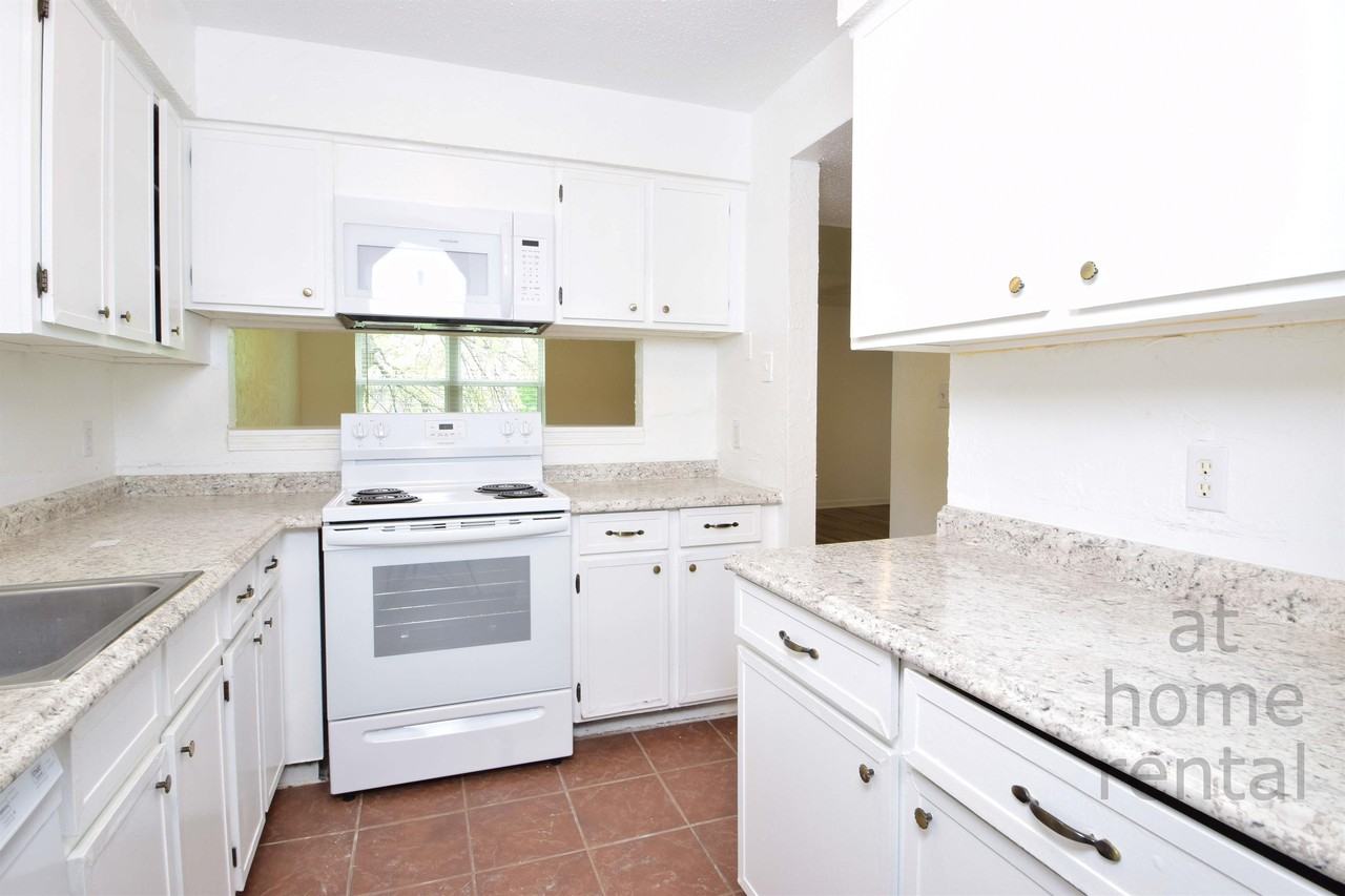 6601 S Zunis Ave #1 - Photo 7 of 19