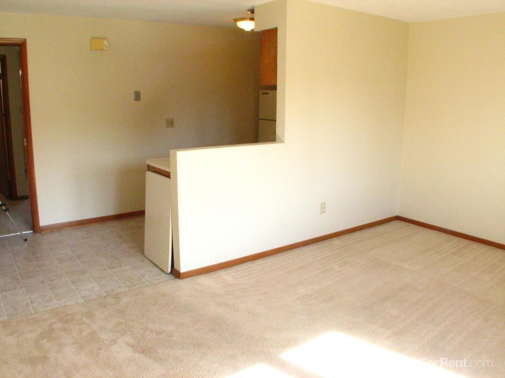 DeVille Regency Apartments - Photo 2 of 13