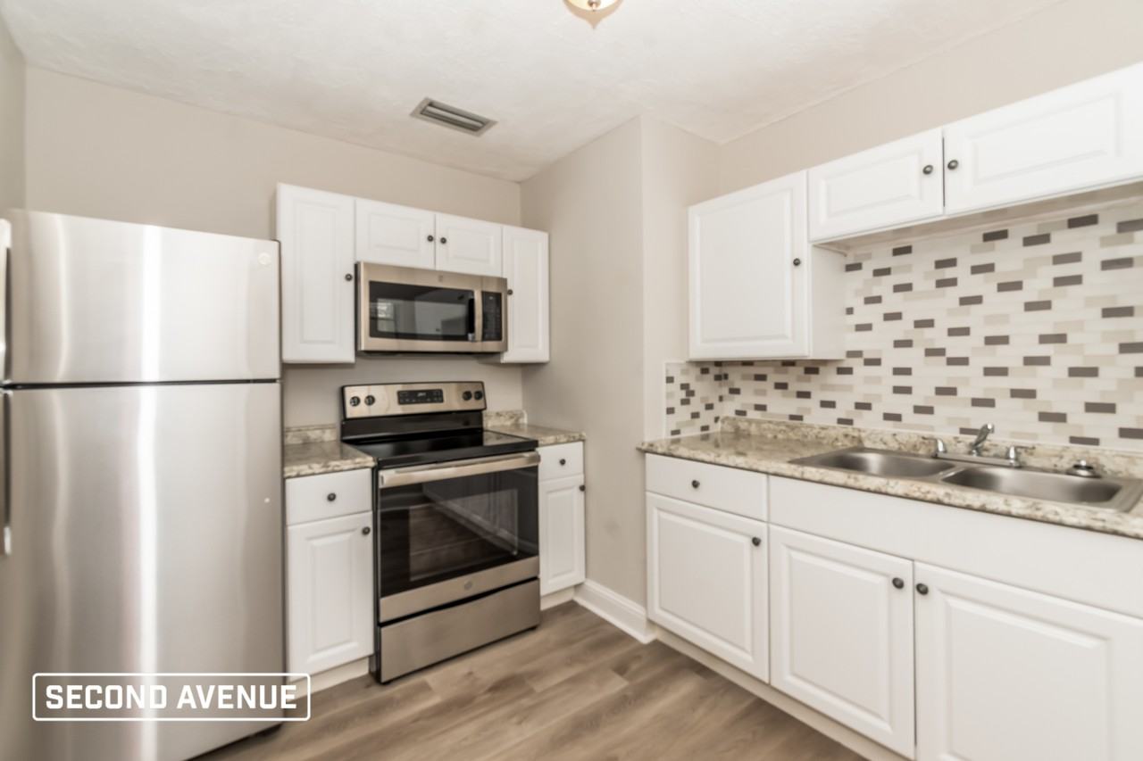 8175 Devoe St - Photo 2 of 17