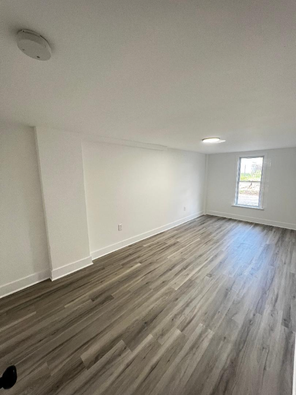 340 W 22nd St - Photo 3 of 11