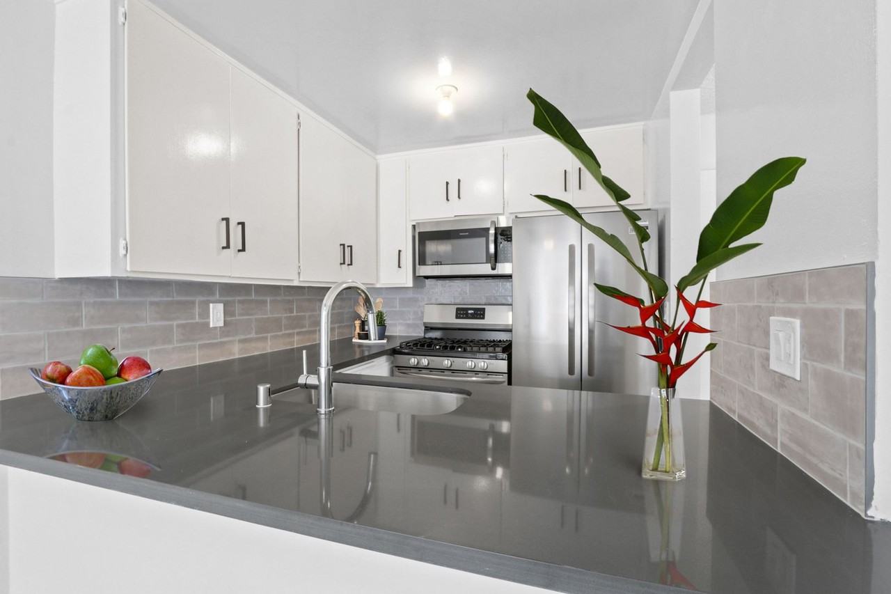 15 Catamaran Street - Photo 4 of 43