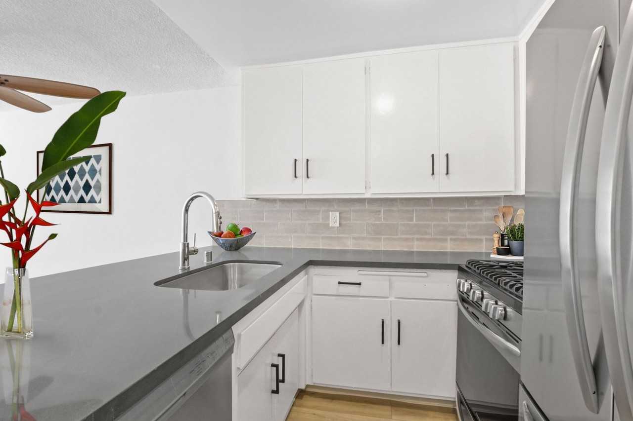 15 Catamaran Street - Photo 6 of 43