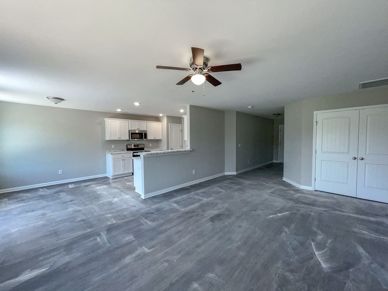 105 Callaway Cres #1 - Photo 3 of 13