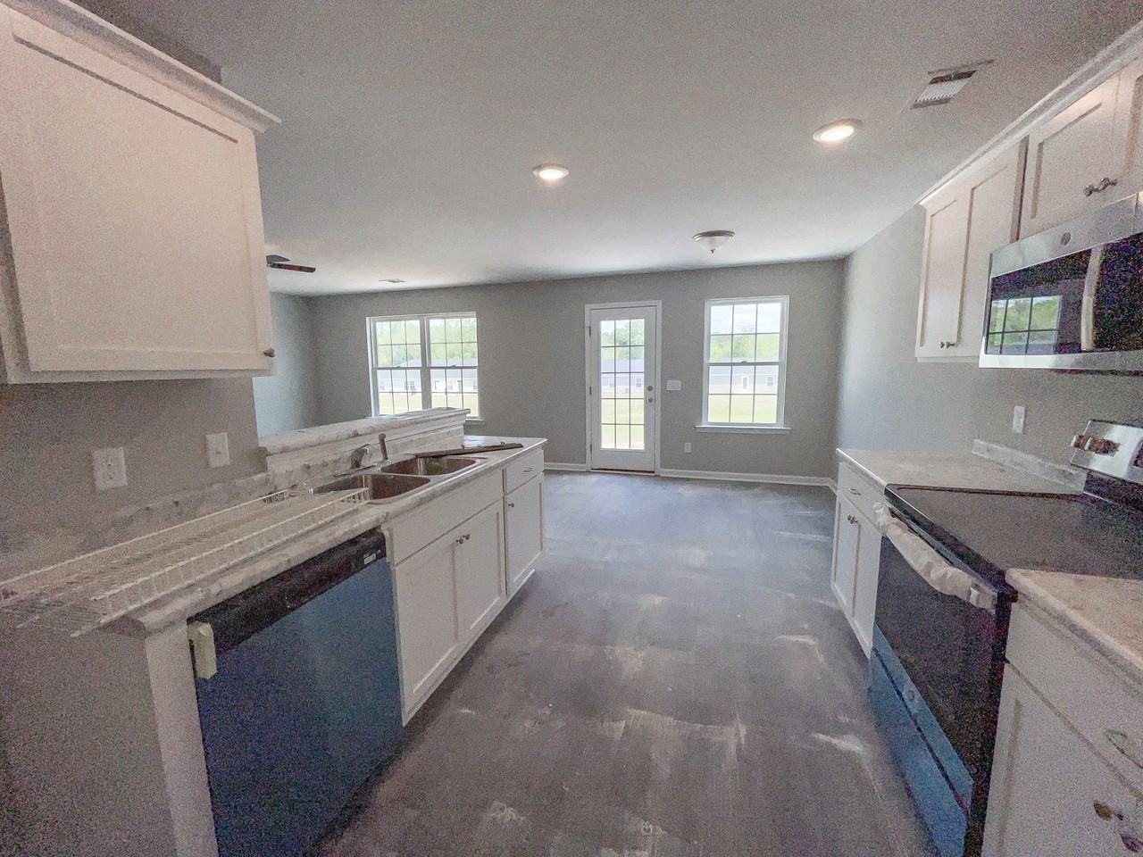 105 Callaway Cres #1 - Photo 6 of 13