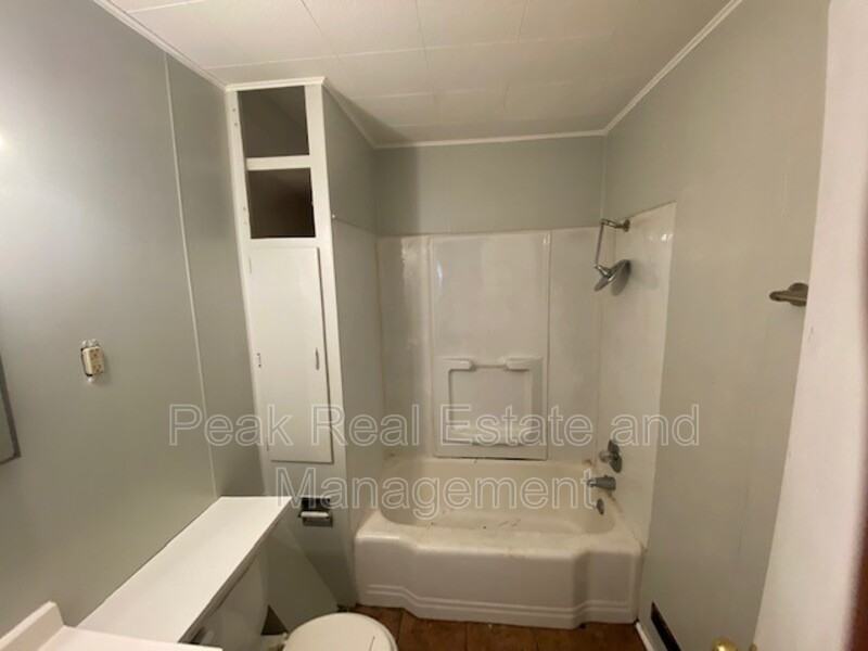 816 Kensington Ave Sw - Photo 4 of 11