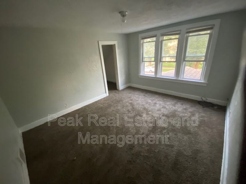 816 Kensington Ave Sw - Photo 5 of 11