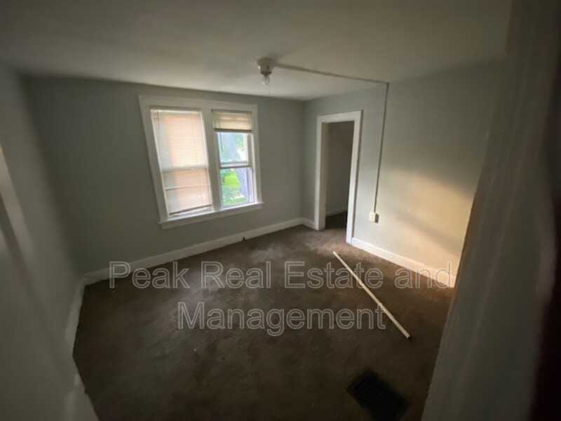 816 Kensington Ave Sw - Photo 6 of 11