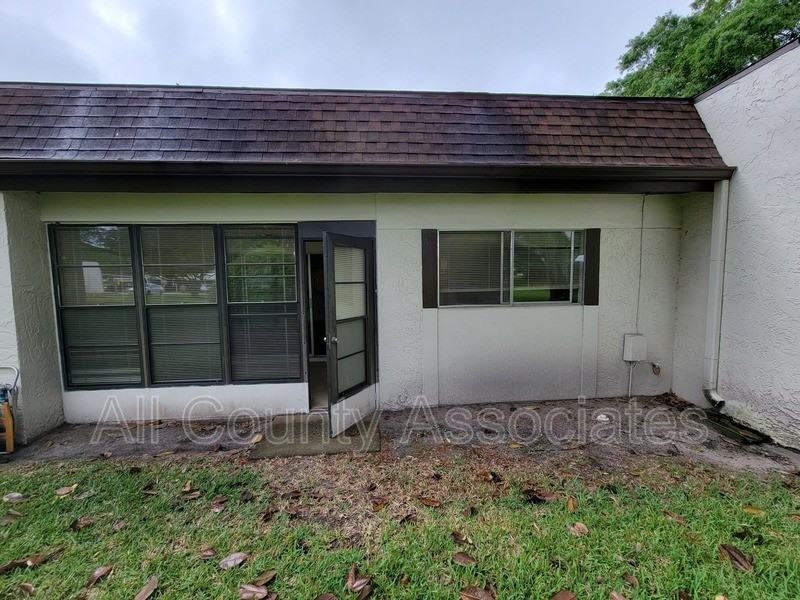 3178 Mission Grove Dr - Photo 2 of 18