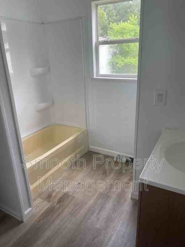 7809 Marlette Dr - Photo 3 of 6