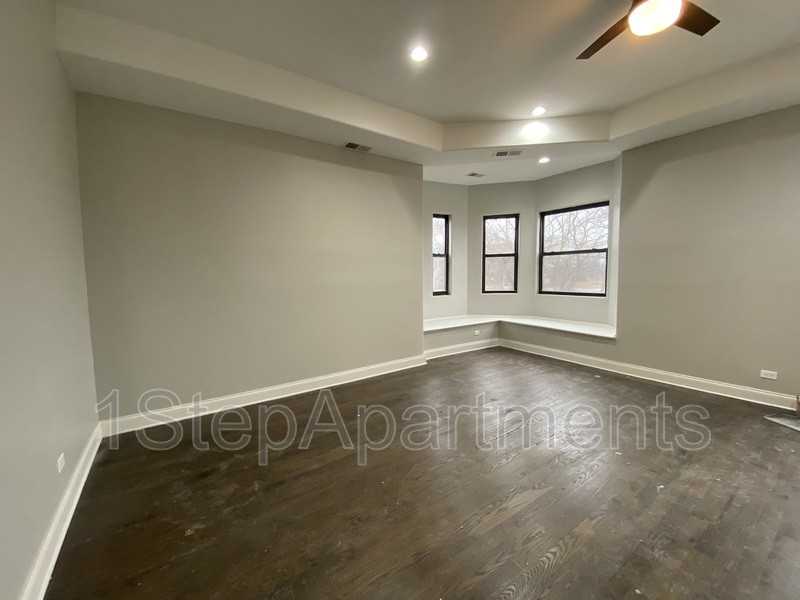 3330 S Indiana Ave 2N, Chicago, IL 60616 3 Bedroom Apartment for