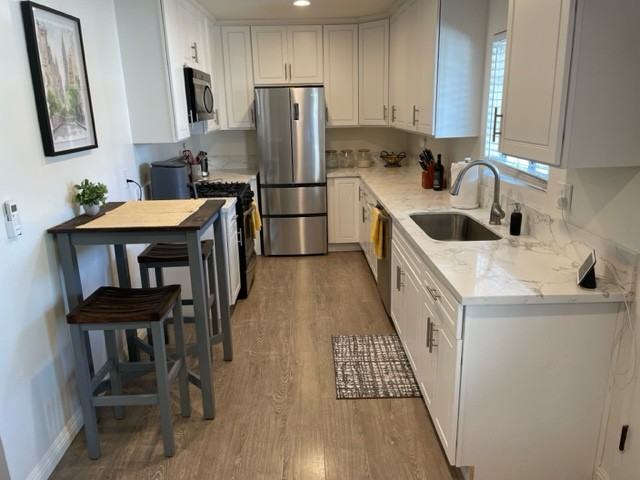 1718 E Mariposa Ave #E - Photo 6 of 10