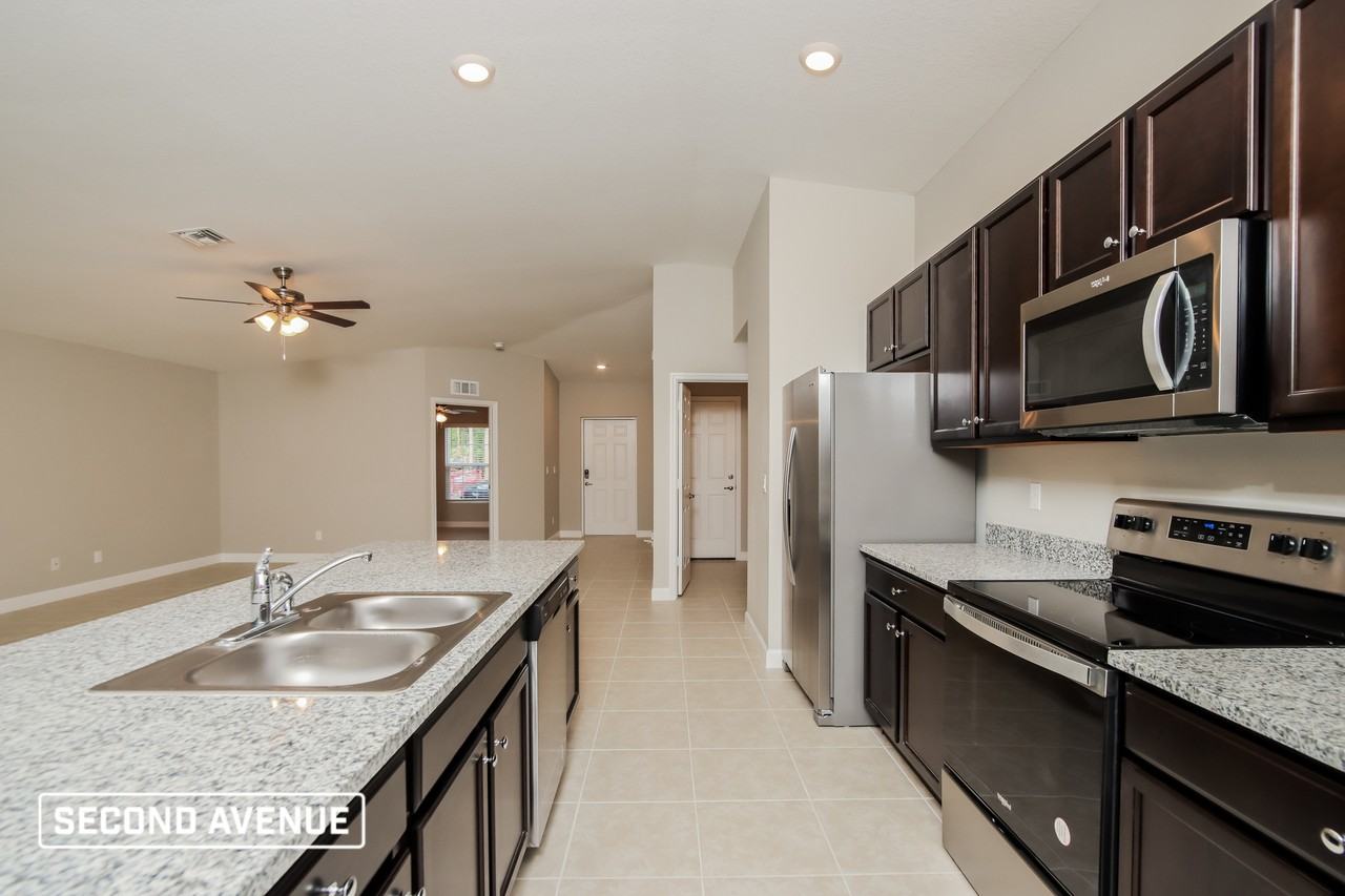 1037 Tolson St Se - Photo 4 of 22