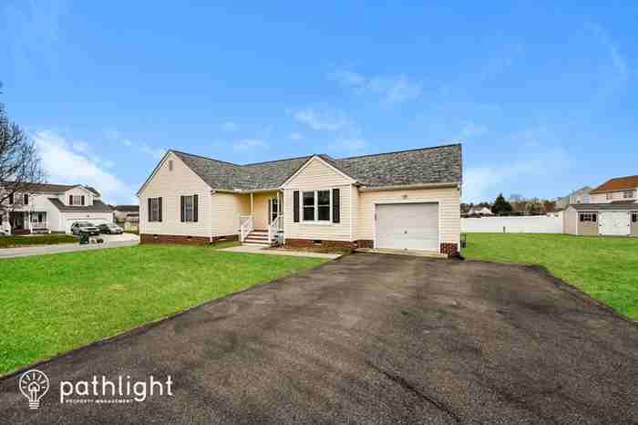 1600 Fawcett Ln - Photo 2 of 17