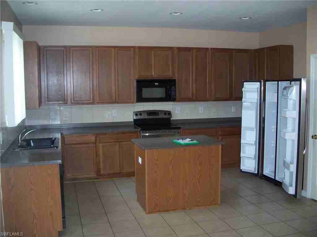 216 Nw 26th Ave #1 - Photo 3 of 20
