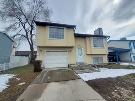 featured image of 4735 W Wedgecliffe Dr #A