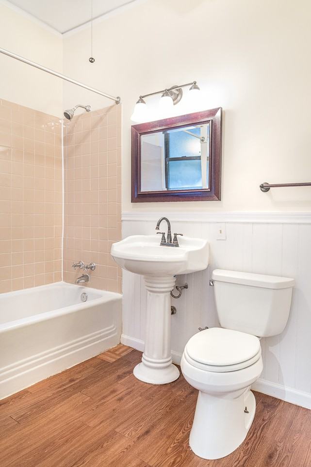 1263 W Loyola AveApt 2 #1263-2 - Photo 4 of 12