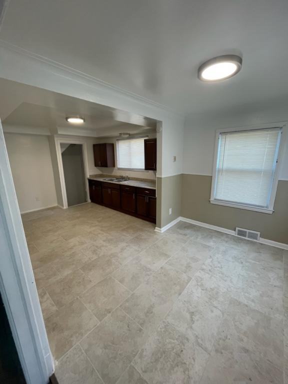 8200 Suzanne St - Photo 4 of 20