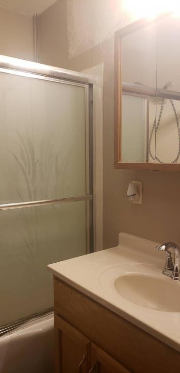 1923 Iowa Ave - Photo 6 of 11