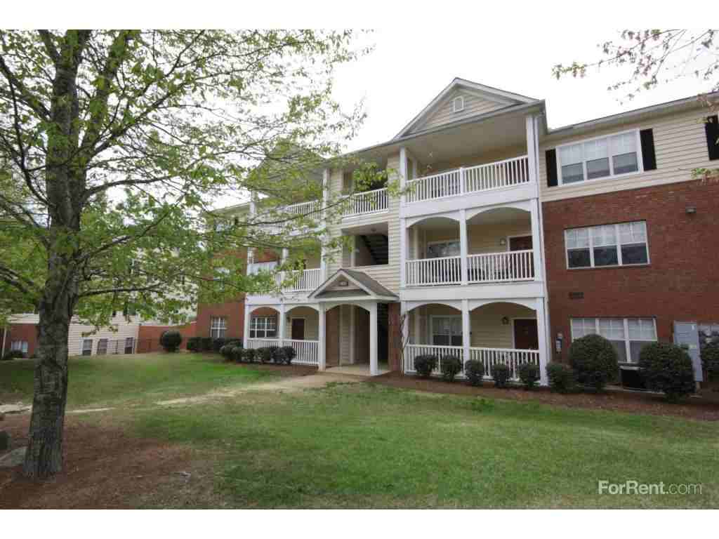 Columns at Hiram - Photo 2 of 20