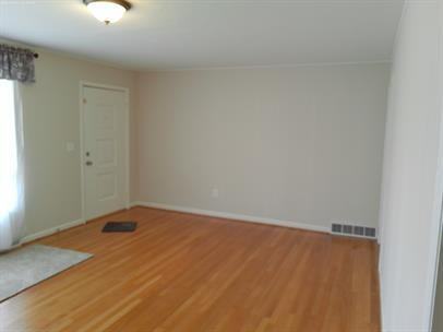 143 Love Ln - Photo 3 of 28