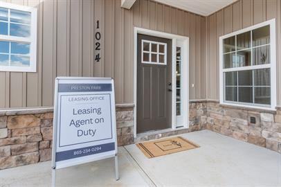 1005 Beech Tree Cv - Photo 3 of 35