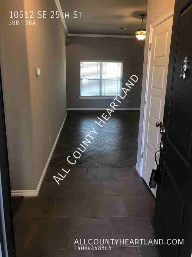 10512 Se 25th St - Photo 3 of 32