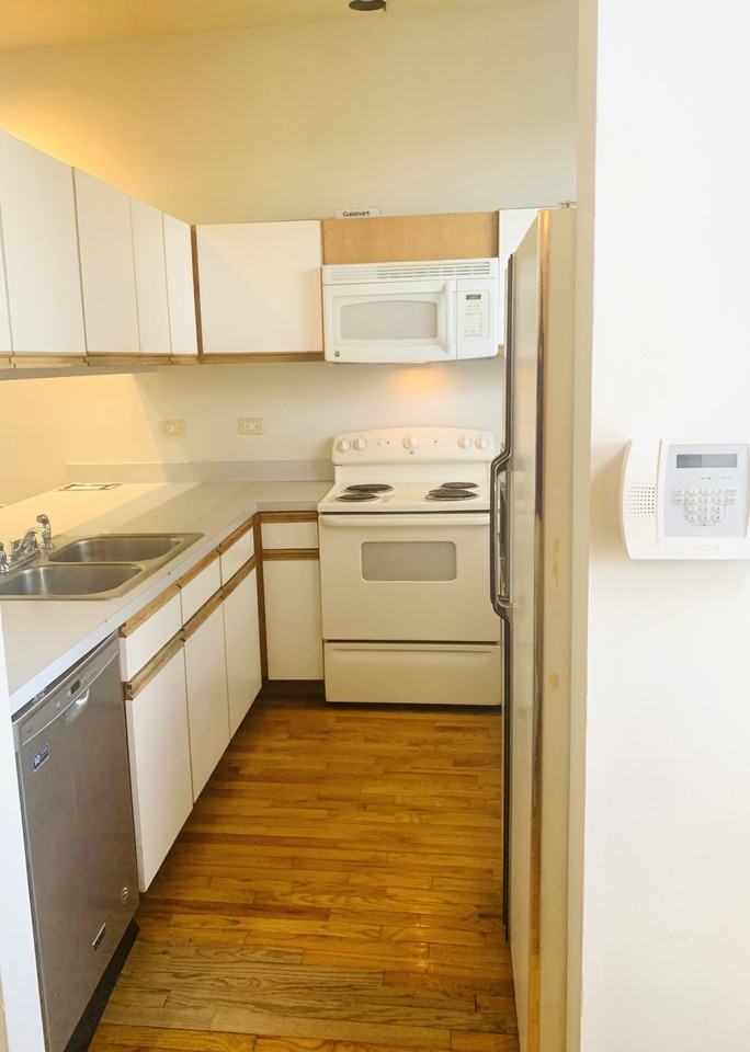 1532 Menard St #NA - Photo 2 of 4