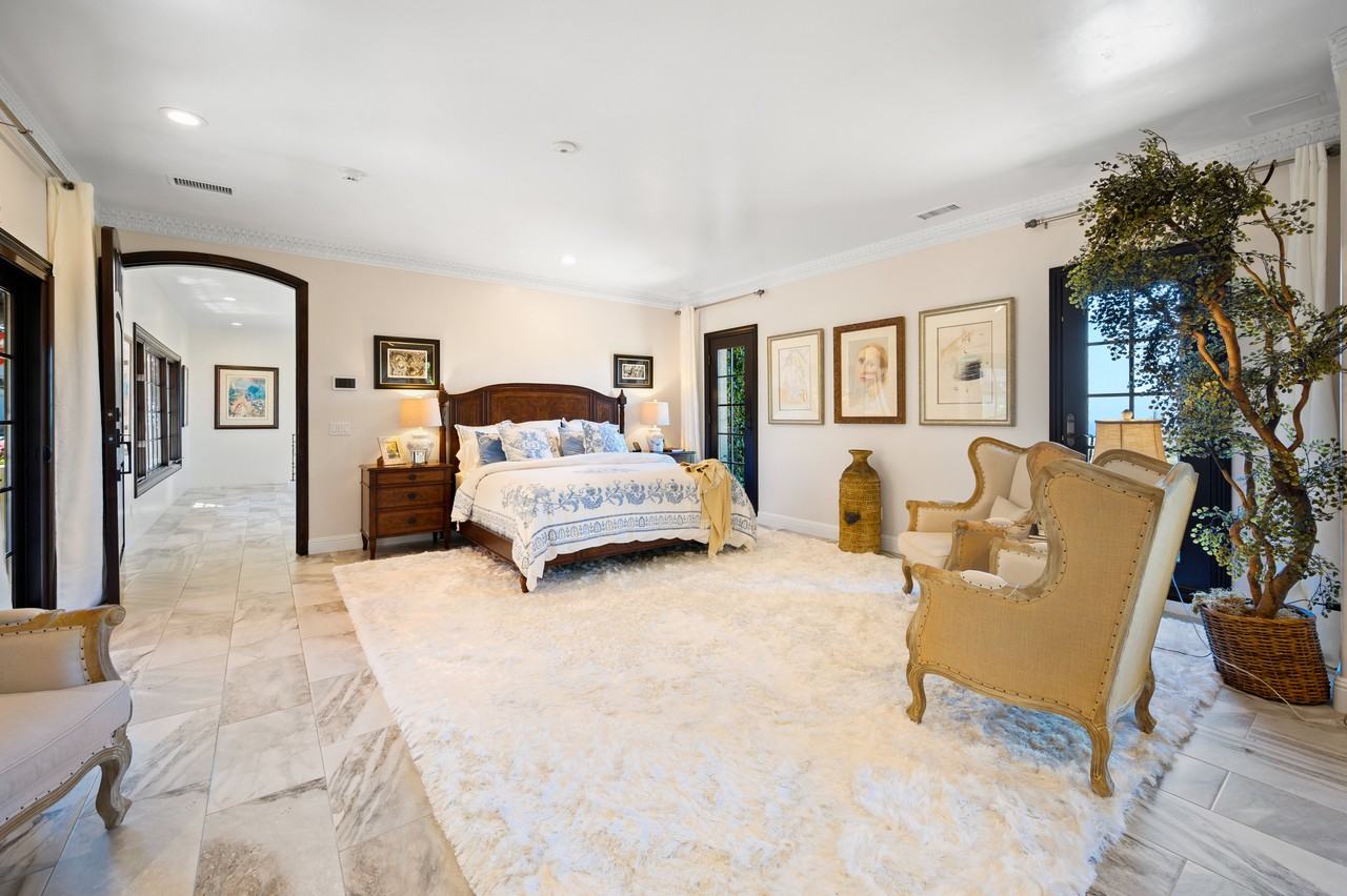 2643 Hidden Valley Rd #NA - Photo 3 of 32
