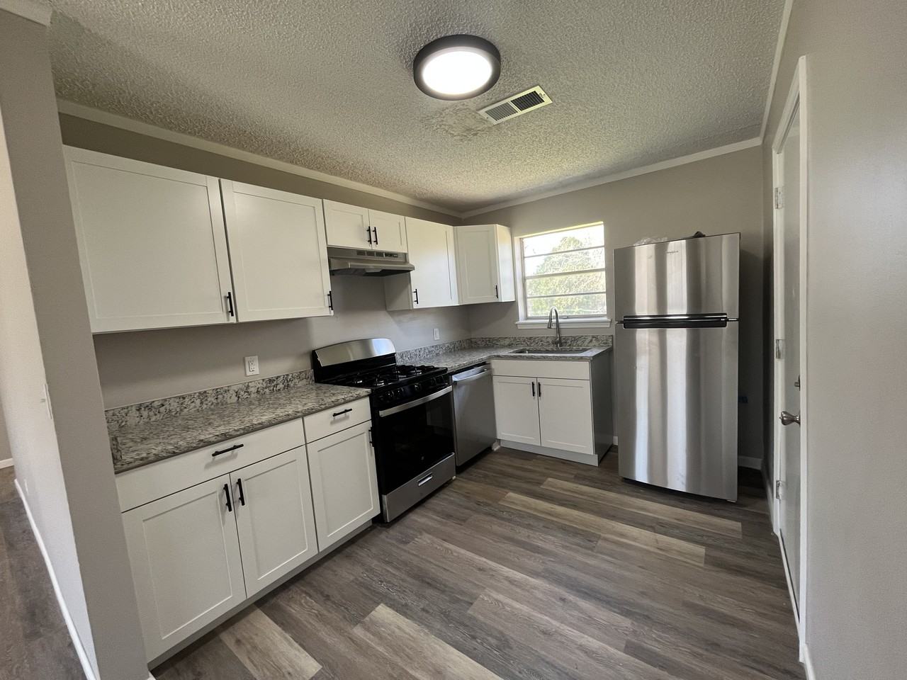 1812 S 125th East Ave #1812 - Photo 3 of 21