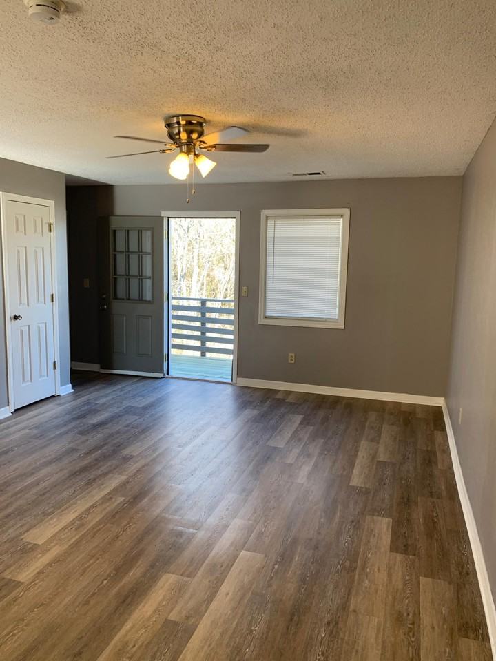 102 E 4th St #B - Photo 3 of 3