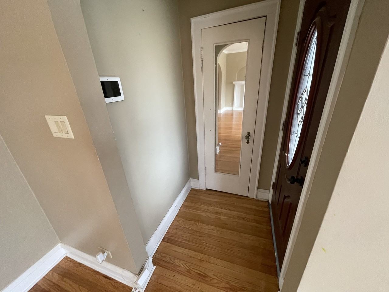 5327 W Wolfram St #1 - Photo 3 of 16