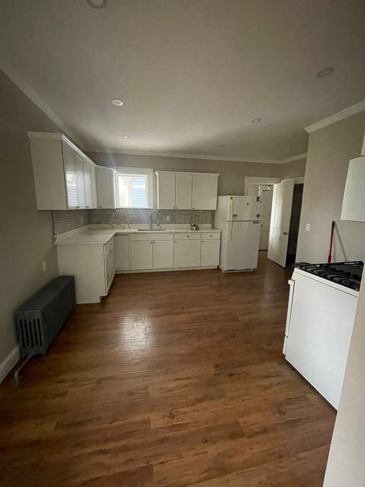 112 High St #1 - Photo 2 of 15