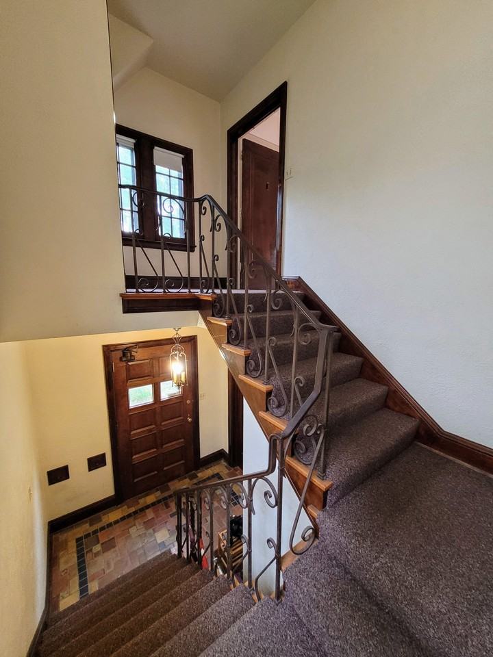 3532 Irving Ave S - Photo 2 of 23