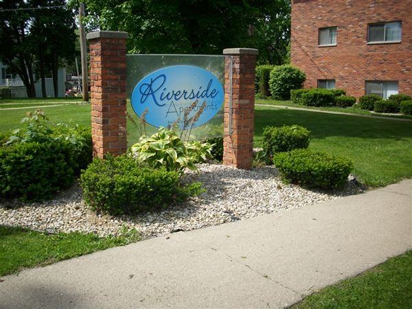 Carriage House Apartments - Photo 2 of 4