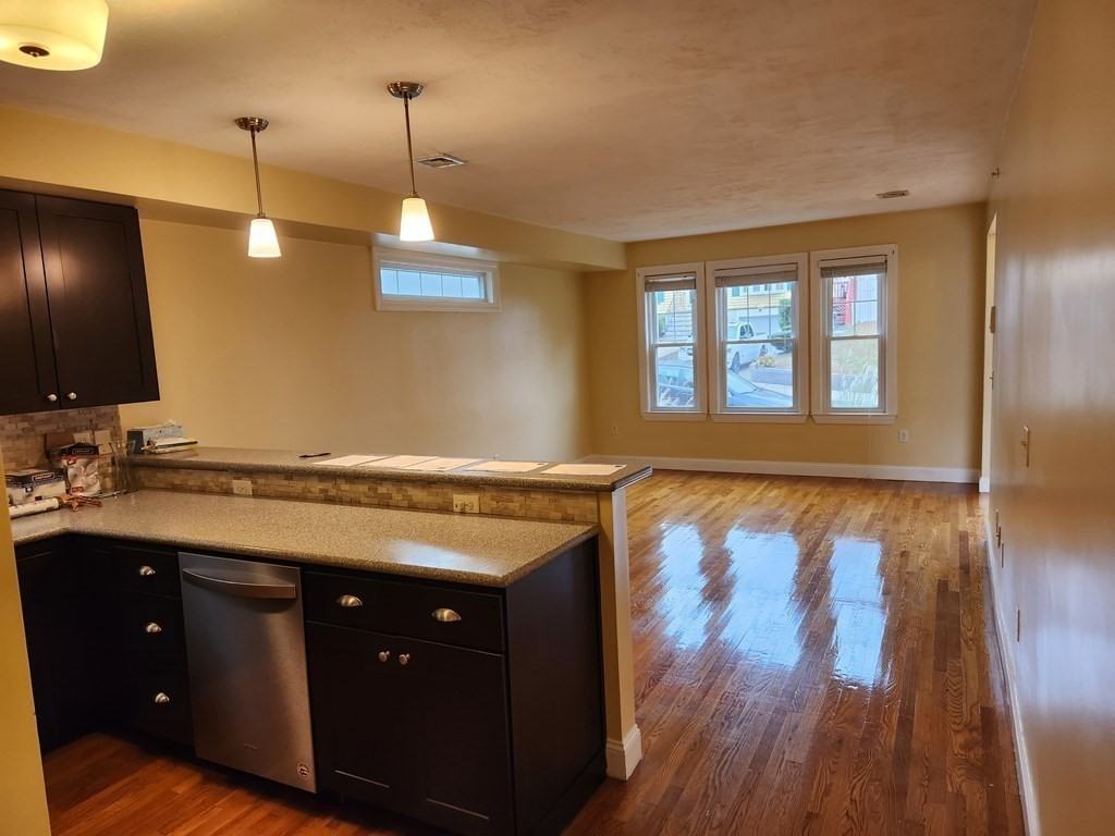 4 4 6 Sunnyside St #3 - Photo 3 of 18