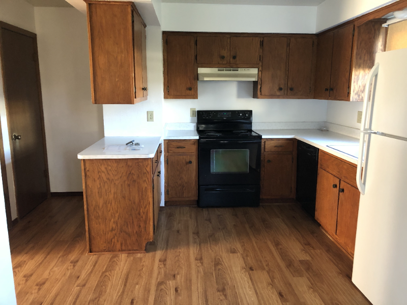 1819 Oakdale Dr - Photo 2 of 13