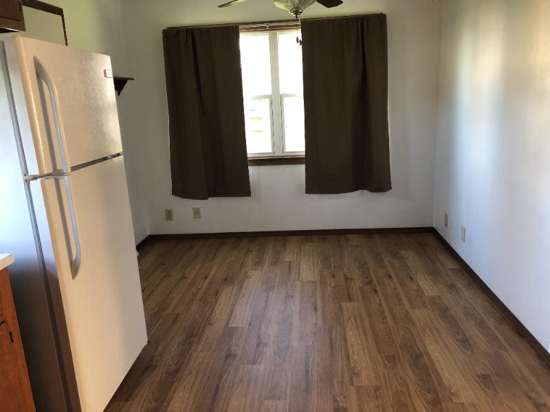 1819 Oakdale Dr - Photo 3 of 13