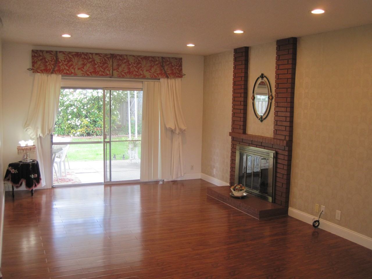 1561 Carriage Dr #NA - Photo 3 of 33