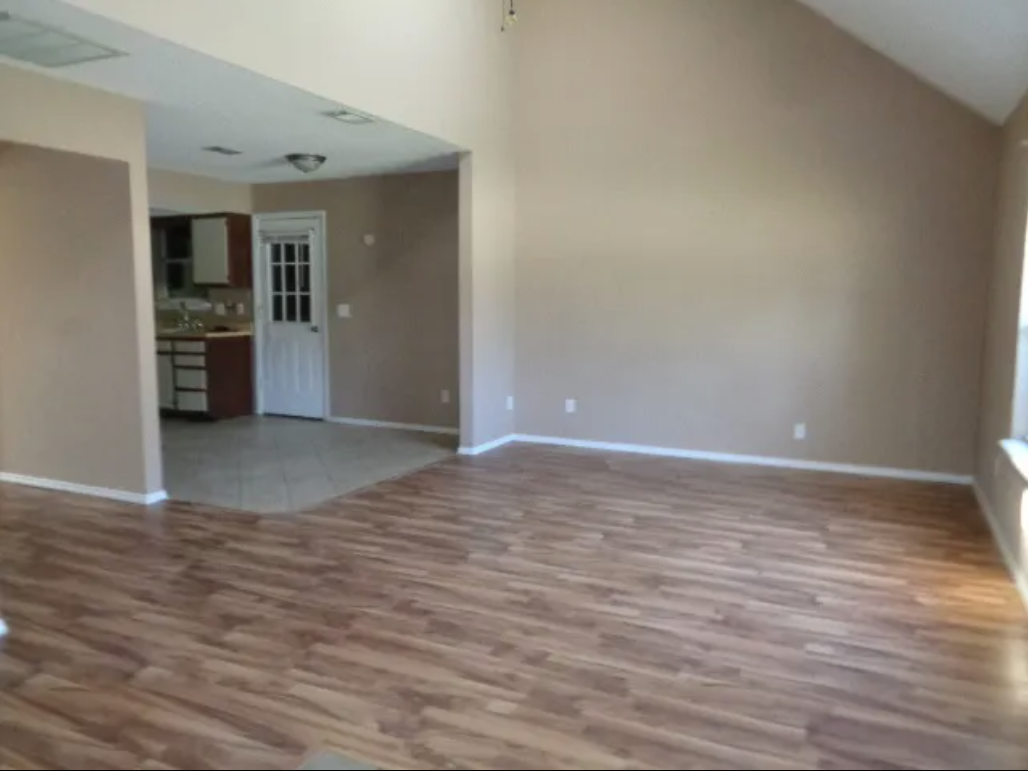 644 Maplewood Dr #NA - Photo 2 of 8